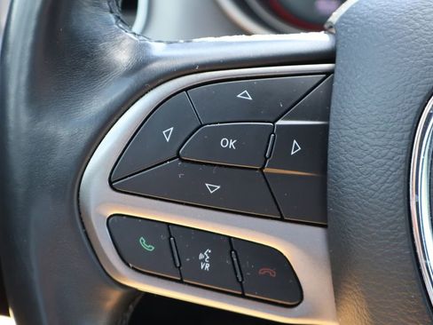 Used 2020 Dodge Charger SXT w/ Leather Interior Group RWD image 7