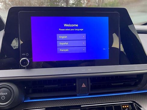 Certified 2024 Toyota Prius XLE image 17