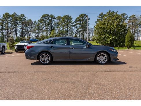 Used 2019 Toyota Avalon Limited w/ Advanced Safety Package image 4