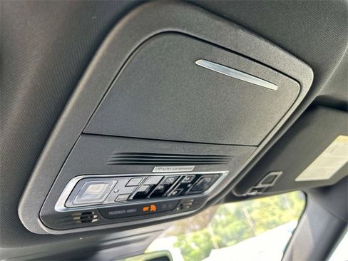 New 2025 Lincoln Nautilus Premier w/ Equipment Group 102A image 34