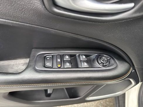 Used 2020 Jeep Compass Latitude image 16