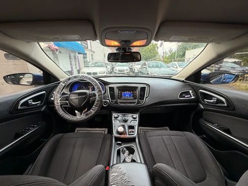 Used 2015 Chrysler 200 Limited FWD image 38