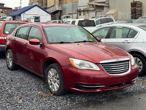 Used 2013 Chrysler 200 LX image 3