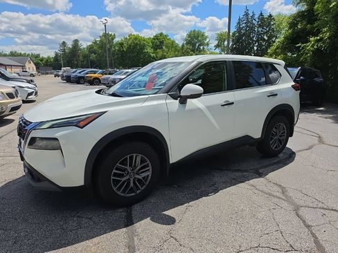 Used 2022 Nissan Rogue S FWD image 3