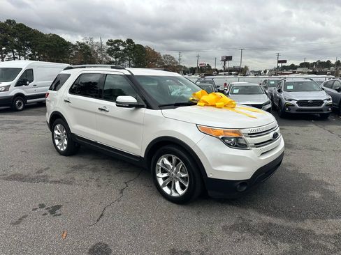 Used 2015 Ford Explorer Limited w/ Equipment Group 302A image 9