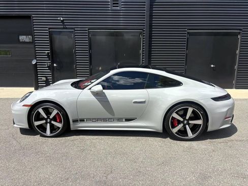 Used 2025 Porsche 911 Carrera S w/ Sportdesign Package RWD image 2
