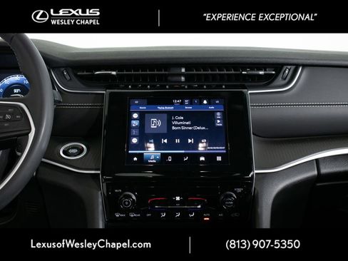 Used 2023 Jeep Grand Cherokee Laredo RWD image 25