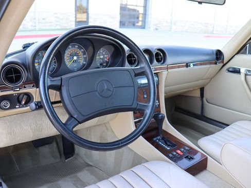 Used 1988 Mercedes-Benz 560 SL image 17