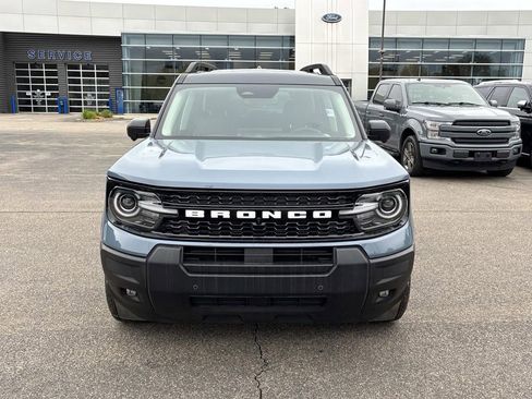 Used 2025 Ford Bronco Sport Outer Banks w/ Outer Banks Tech Package+ AWD/4WD image 2