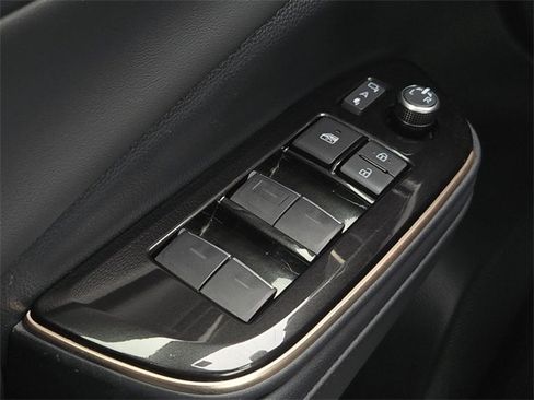 Used 2025 Toyota Crown Limited image 28