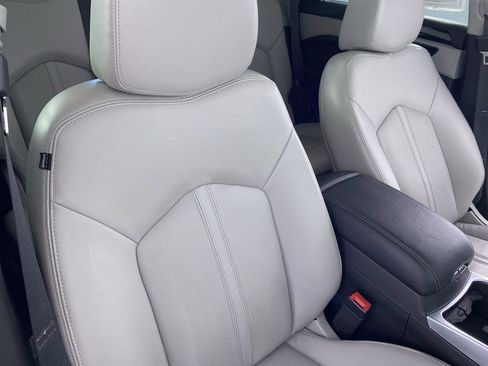 Used 2015 Cadillac SRX Premium image 18