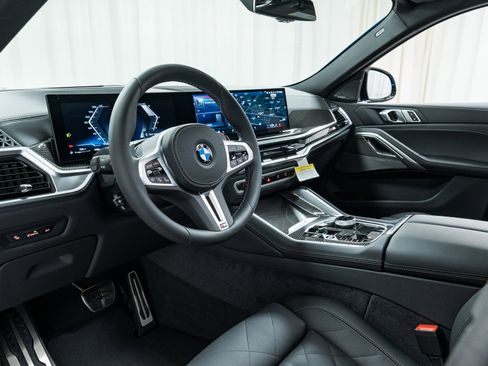 Used 2025 BMW X6 M60i w/ Executive Package image 13