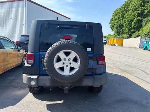 Used 2010 Jeep Wrangler Unlimited Sport AWD/4WD image 5