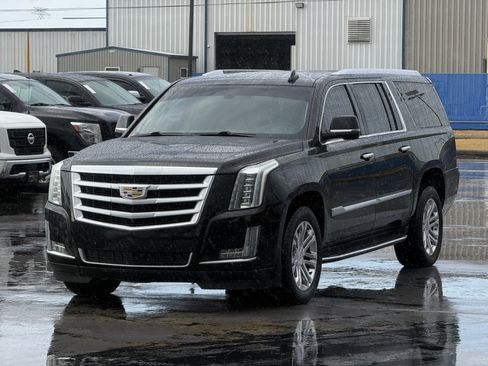 Used 2018 Cadillac Escalade ESV 2WD image 5