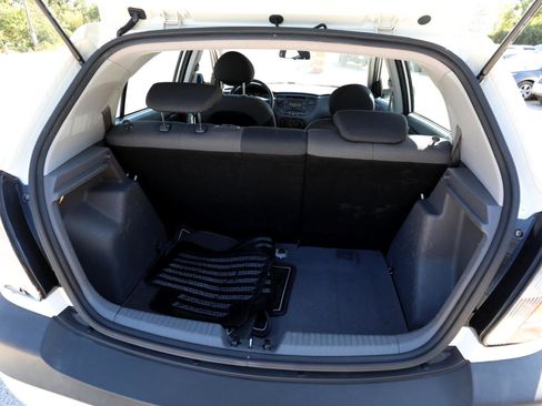 Used 2008 Kia Rio5 LX w/ PWR Pkg image 10