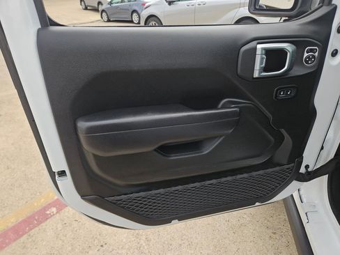 Used 2025 Jeep Wrangler Unlimited Rubicon image 11