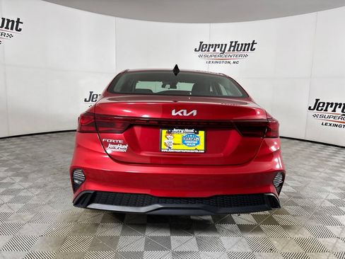 Used 2022 Kia Forte LXS FWD image 5