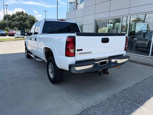Used 2006 Chevrolet Silverado 2500 LT w/ Heavy-Duty Power Package RWD image 4