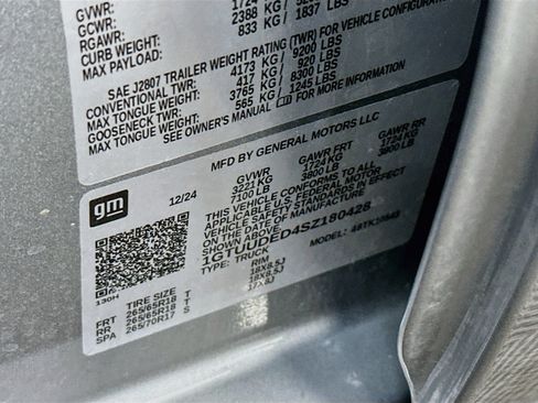 Used 2025 GMC Sierra 1500 SLT AWD/4WD image 12