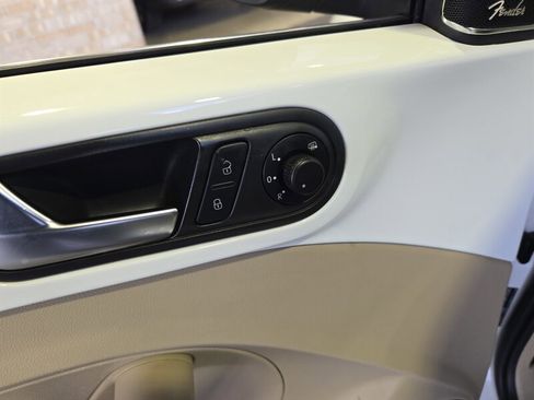 Used 2014 Volkswagen Beetle TDI image 12