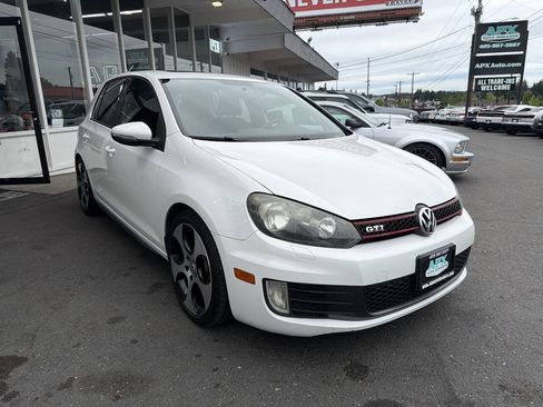Used 2011 Volkswagen GTI 4-Door FWD image 11