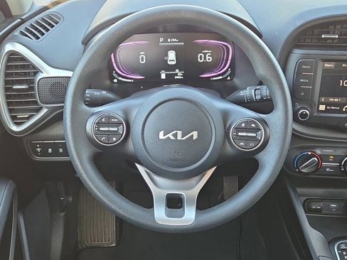 Used 2025 Kia Soul LX w/ LX Technology Package image 16