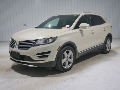 Used 2018 Lincoln MKC Premiere image 1