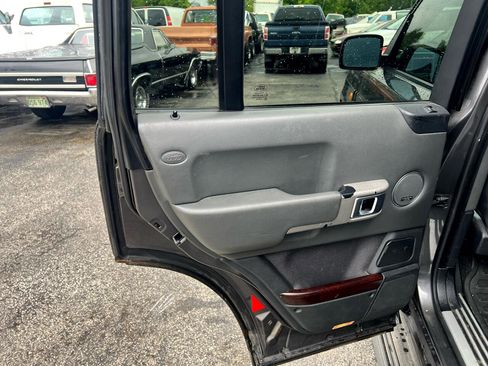 Used 2005 Land Rover Range Rover HSE image 13