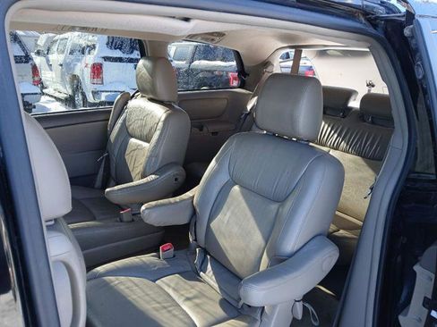 Used 2009 Toyota Sienna XLE image 10