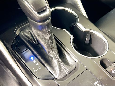 Used 2022 Toyota Highlander XLE image 25