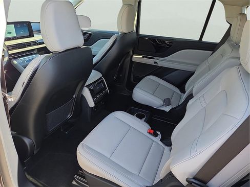 New 2026 Lincoln Aviator 2WD image 9
