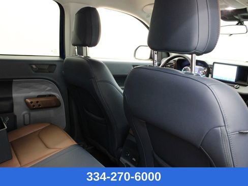 Used 2023 Ford Maverick Lariat w/ Lariat Luxury Package image 18