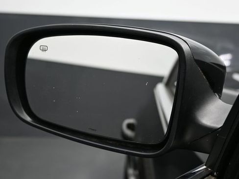 Used 2023 Chrysler 300 Touring RWD image 9