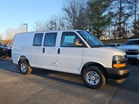 New 2025 Chevrolet Express 2500 w/ Driver Convenience Package image 6