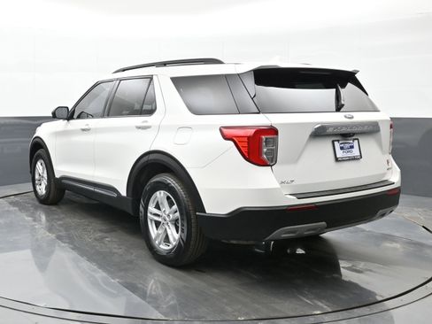 Used 2020 Ford Explorer XLT w/ Equipment Group 202A image 6
