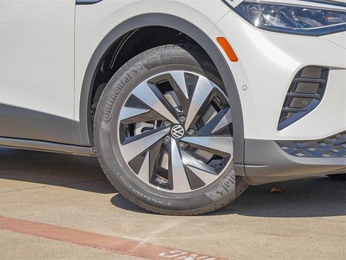 New 2025 Volkswagen ID.4 Pro image 2