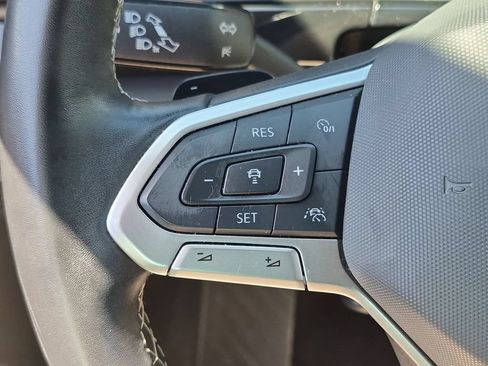 Used 2025 Volkswagen Atlas SE AWD/4WD image 21