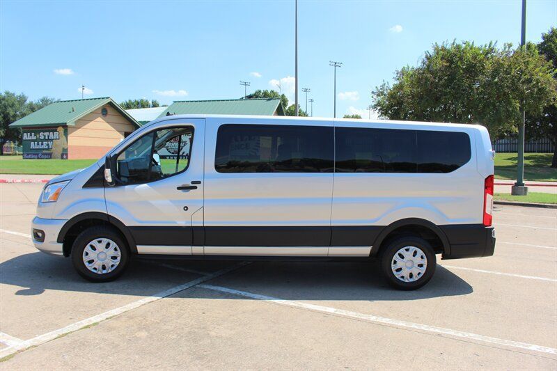 Used 2022 Ford Transit 350 XLT RWD image 2