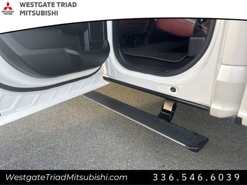 Used 2018 Ford F150 Platinum w/ Equipment Group 701A Luxury image 10