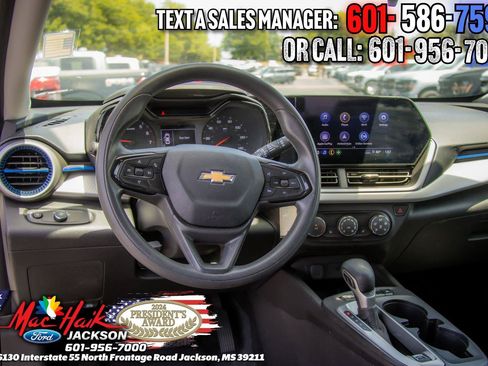 Used 2024 Chevrolet Trax LS w/ LS Convenience Package FWD image 6