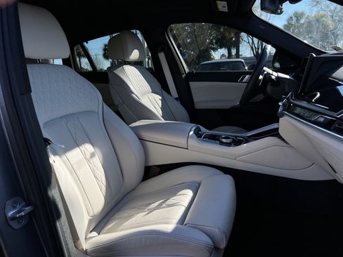 Certified 2025 BMW X6 M60i AWD/4WD image 33