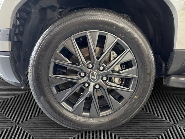Used 2024 Lexus GX 550 w/ Cold Area Package AWD/4WD image 30