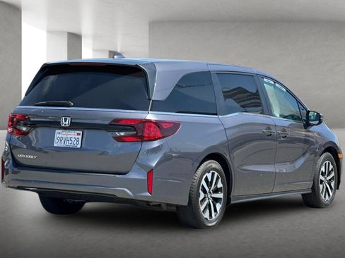 Used 2025 Honda Odyssey EX-L image 4