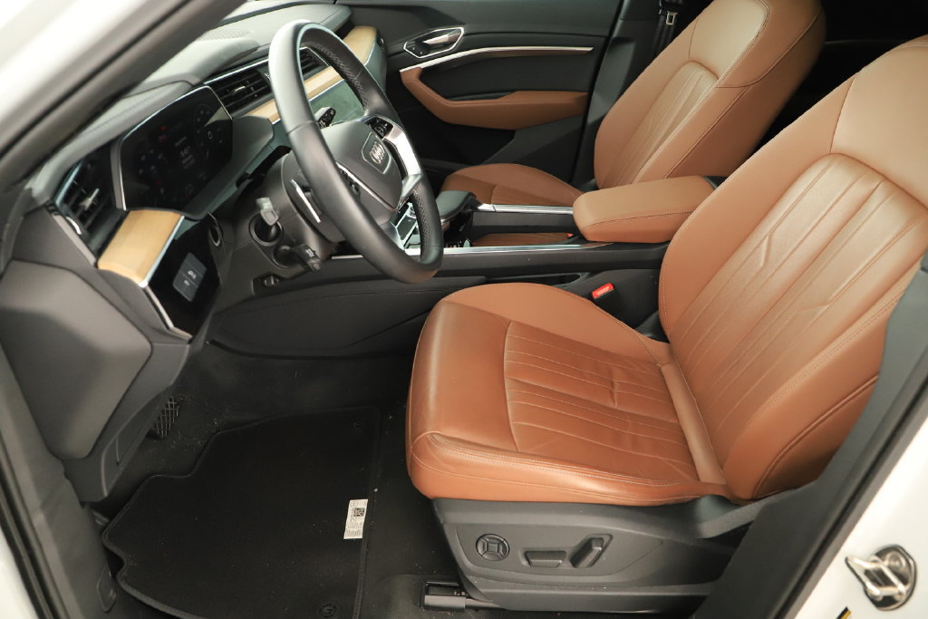 Certified 2024 Audi Q8 e-tron Premium AWD/4WD image 24