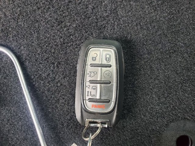 Used 2024 Chrysler Pacifica Touring-L FWD image 32