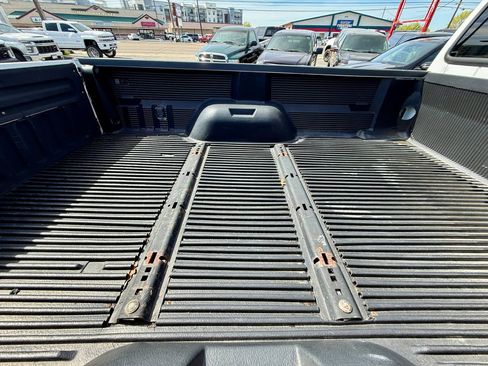 Used 2005 Ford F350 Lariat image 17