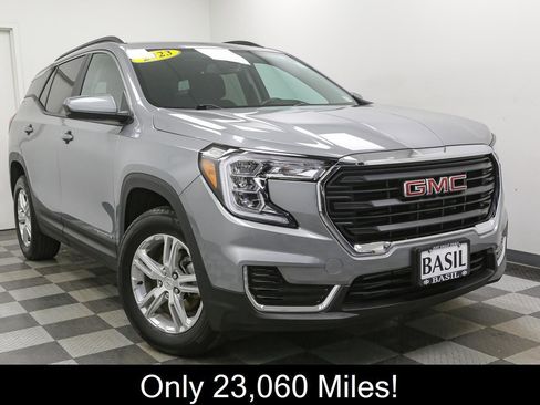 Used 2023 GMC Terrain SLE w/ Driver Convenience Package AWD/4WD image 2