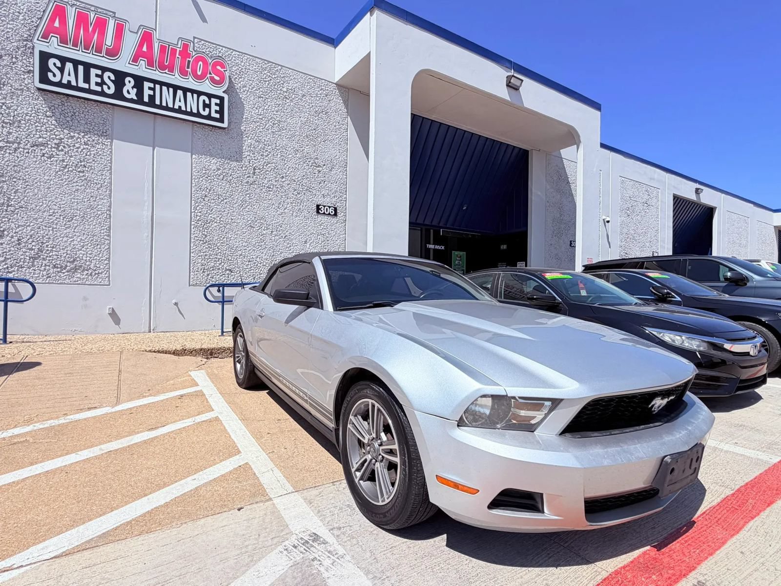 Used 2012 Ford Mustang Premium w/ Security Pkg RWD image 6