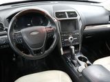 Used 2018 Ford Explorer Platinum image 2