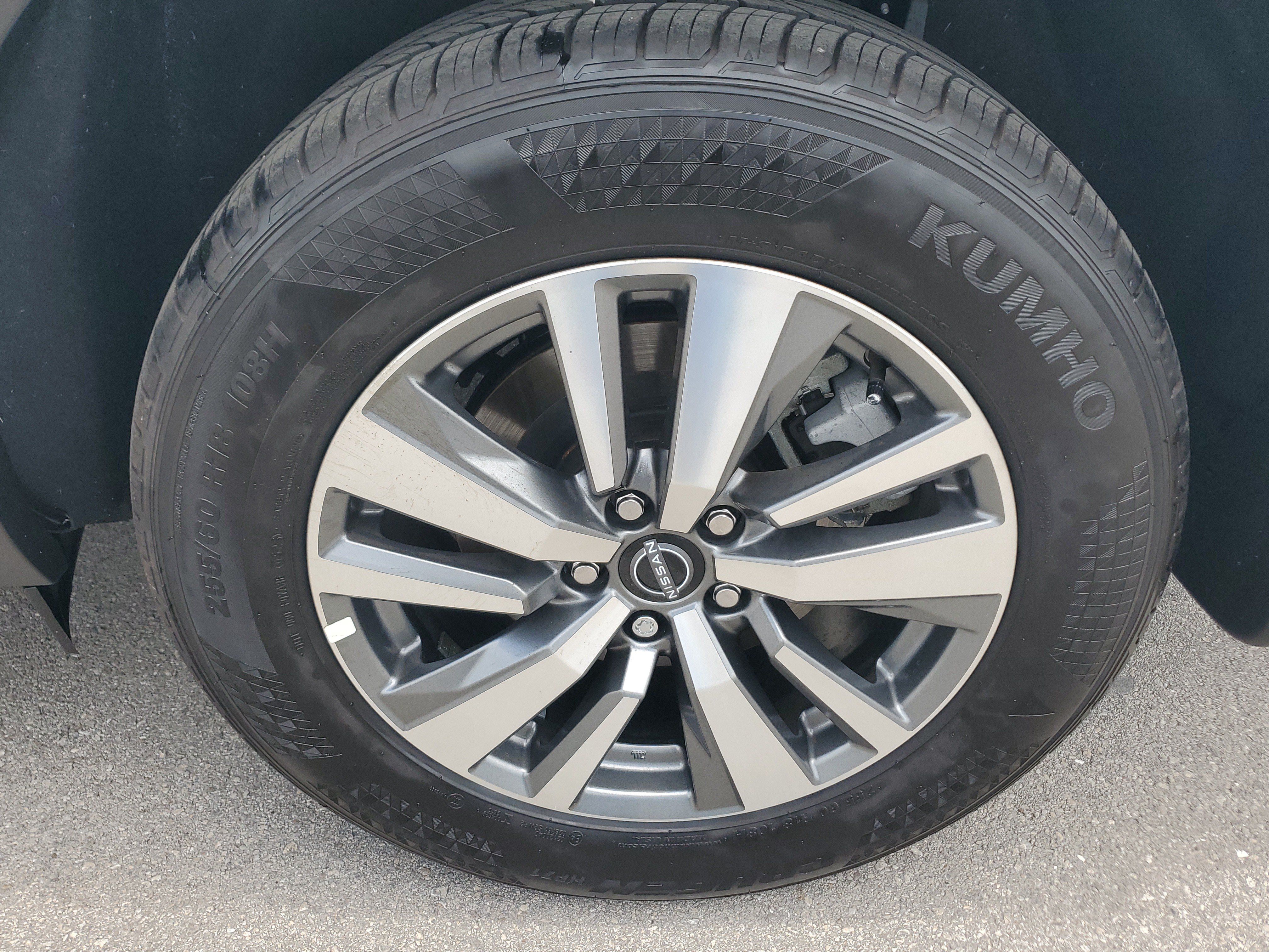 Used 2025 Nissan Pathfinder SL FWD image 32